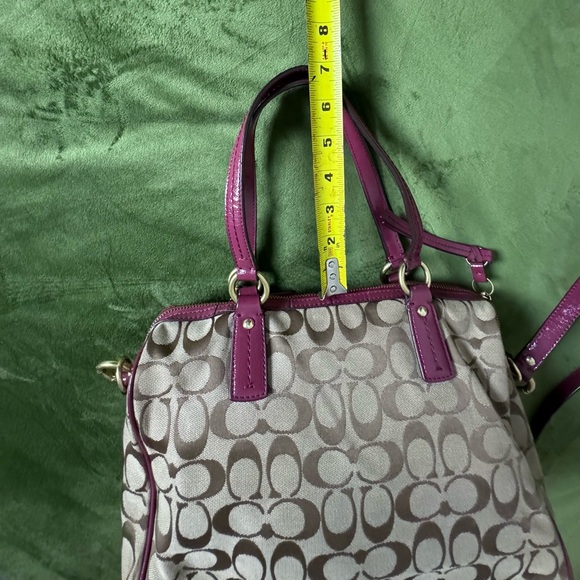 AUTHENTIC COACH PURSE F24884 SIGNATURE, GREAT CONDITION W/ REMOVABLE STRAP USED - Picture 7 of 13